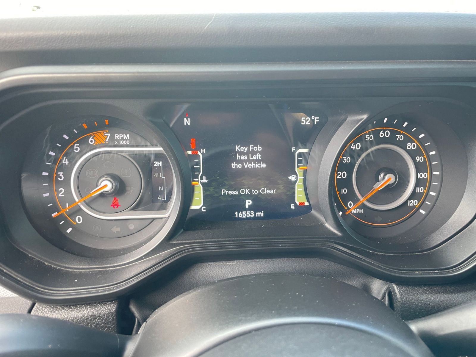 Used 2025 Jeep Wrangler Sahara image 40