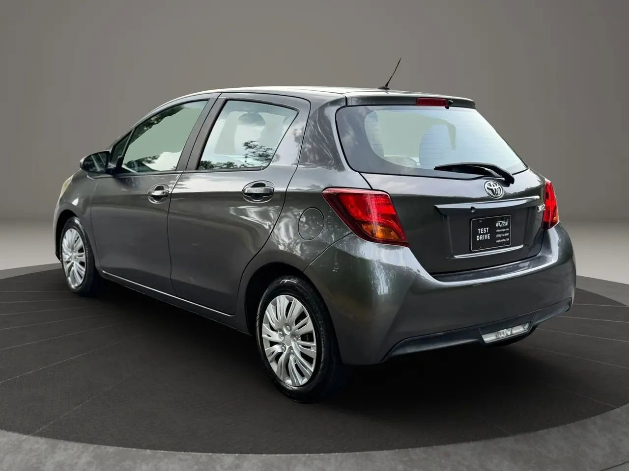 Used 2015 Toyota Yaris L FWD image 6