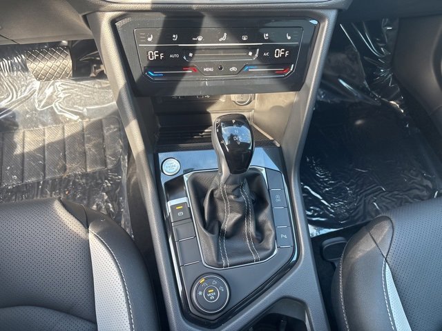 New 2025 Volkswagen Taos SEL image 19