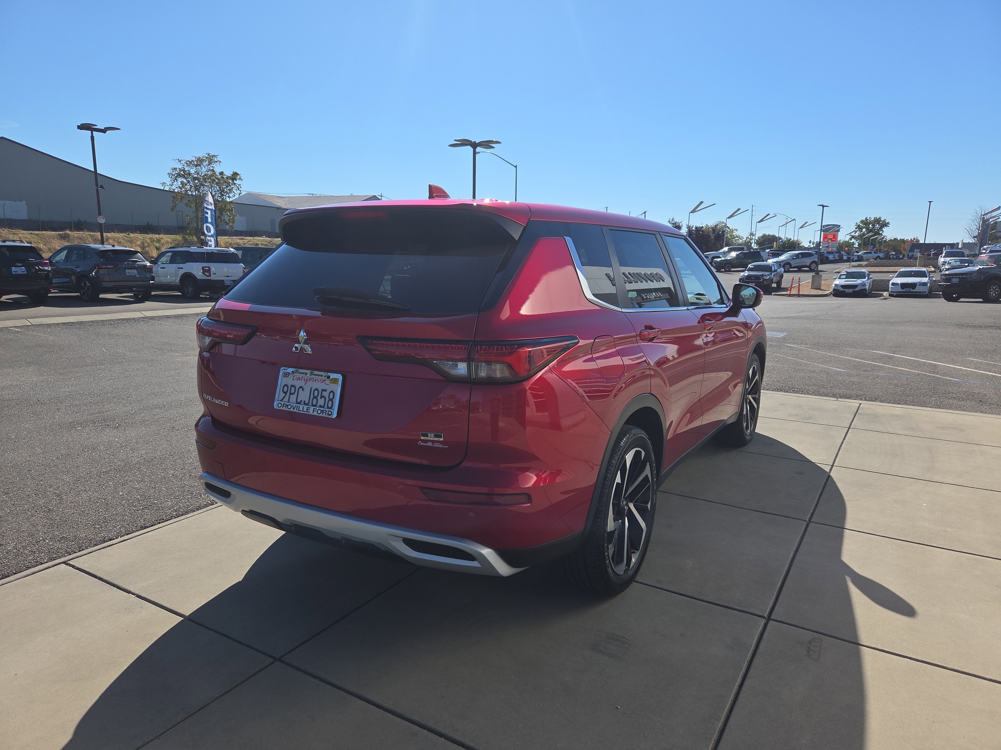 Used 2023 Mitsubishi Outlander SE image 5