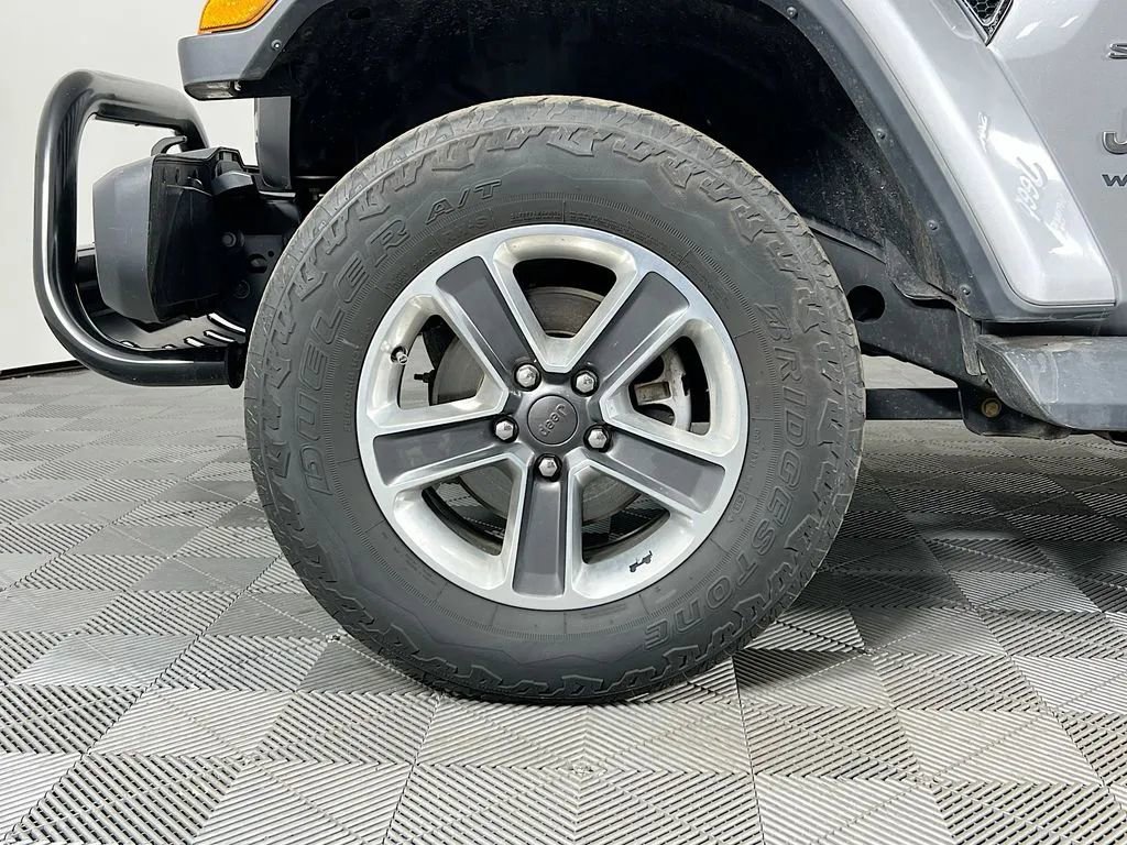 Used 2019 Jeep Wrangler Unlimited Sahara w/ Cold Weather Group AWD/4WD image 30