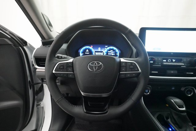 Used 2024 Toyota Grand Highlander Limited image 4