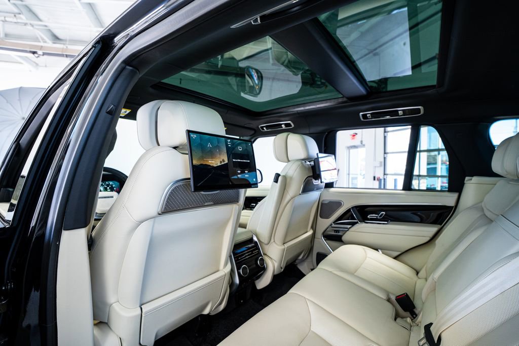 Used 2025 Land Rover Range Rover Autobiography image 48