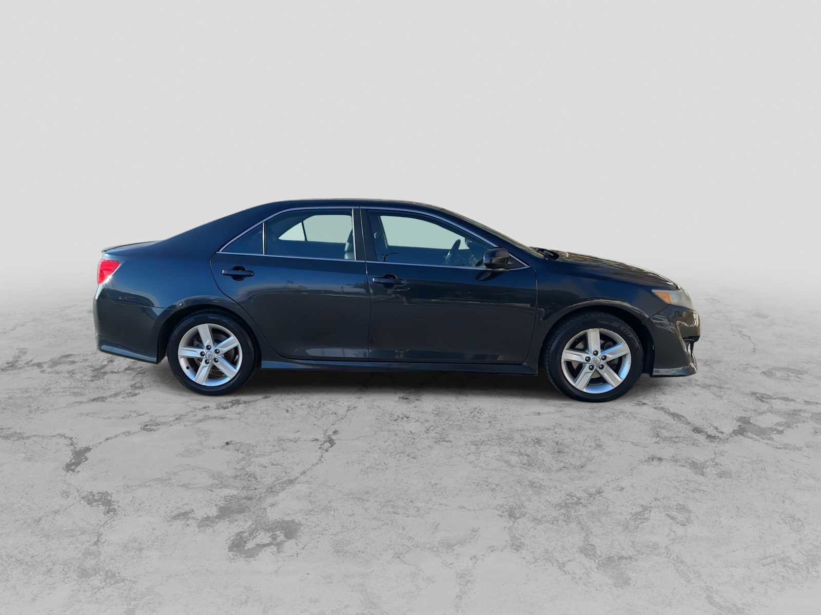 Used 2013 Toyota Camry SE image 9