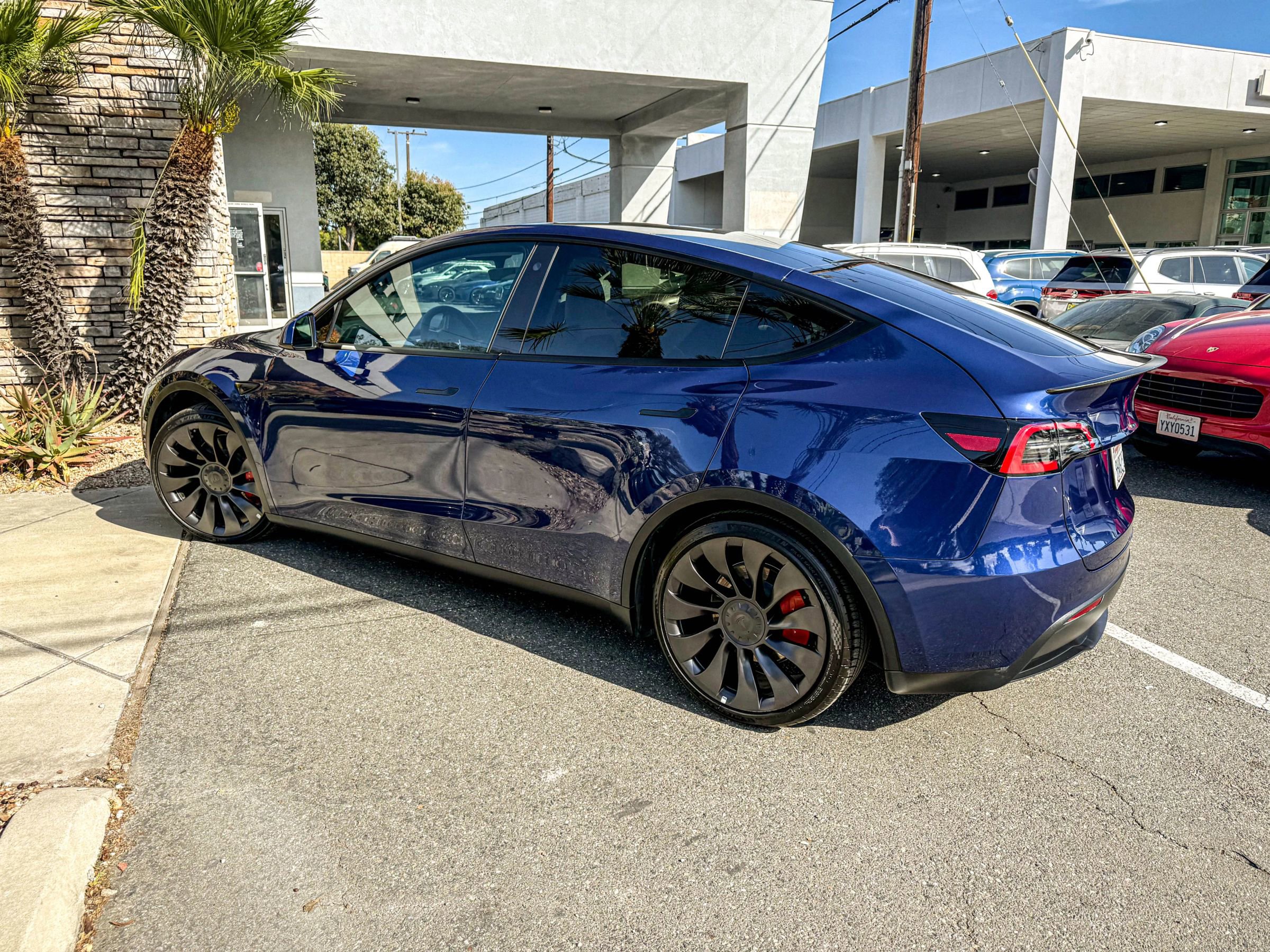 Used 2023 Tesla Model Y Performance image 4