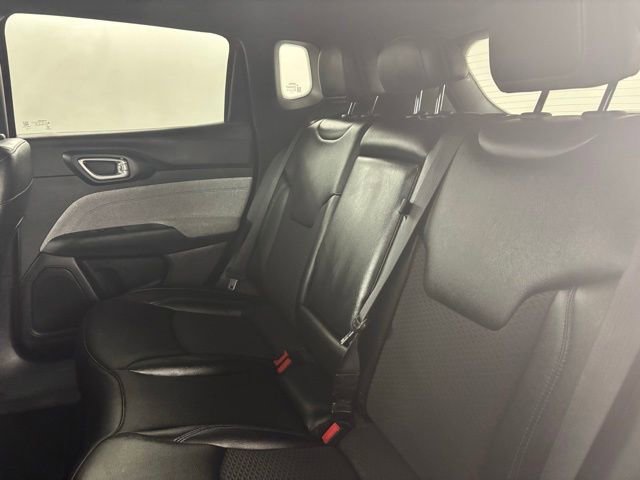 Used 2024 Jeep Compass Latitude image 11