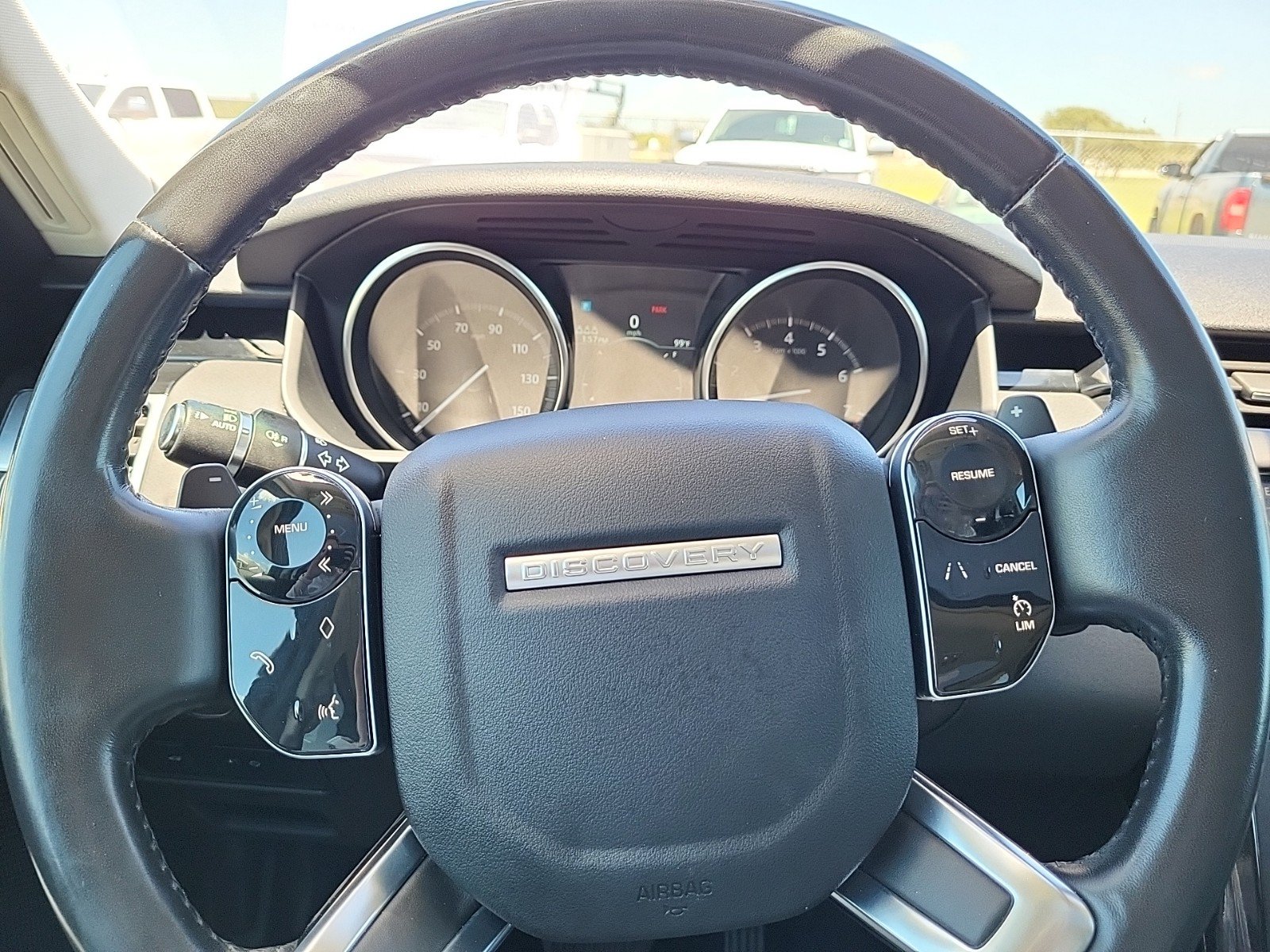 Used 2019 Land Rover Discovery SE AWD/4WD image 18