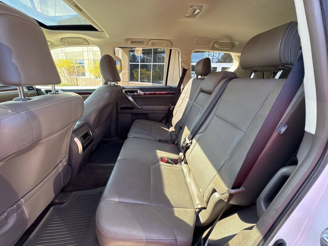 Used 2018 Lexus GX 460 Premium w/ Premium Package AWD/4WD image 26