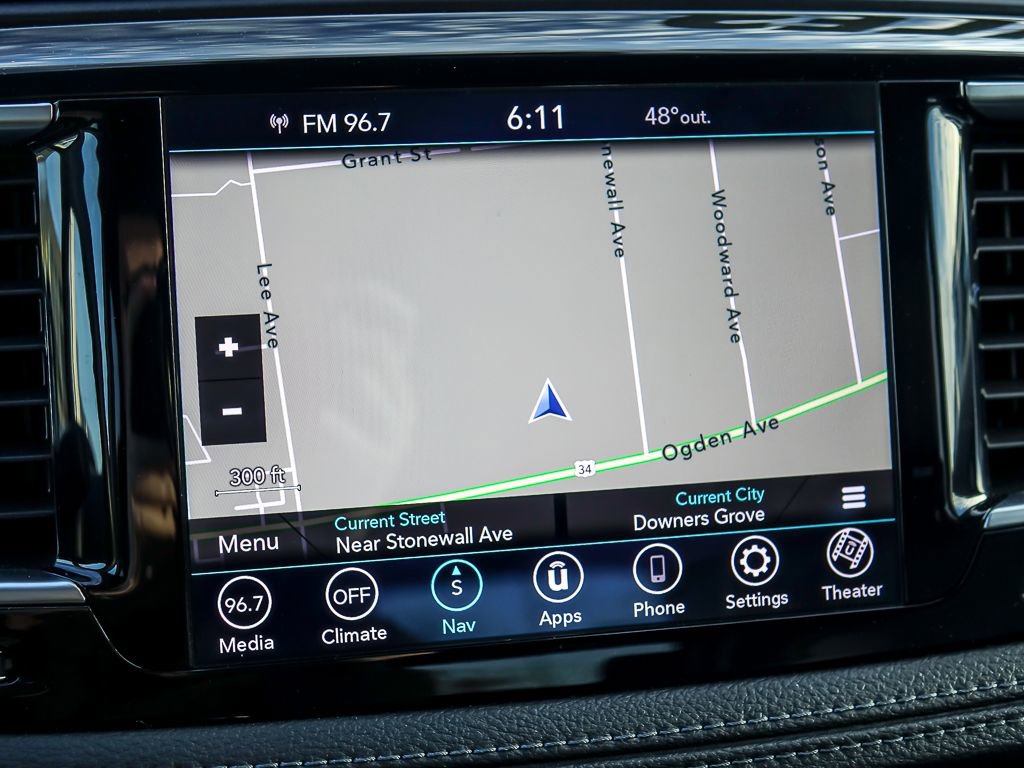 Used 2020 Chrysler Pacifica Limited FWD image 19