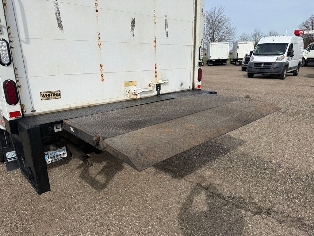 Used 2016 Chevrolet Express 3500 RWD image 23