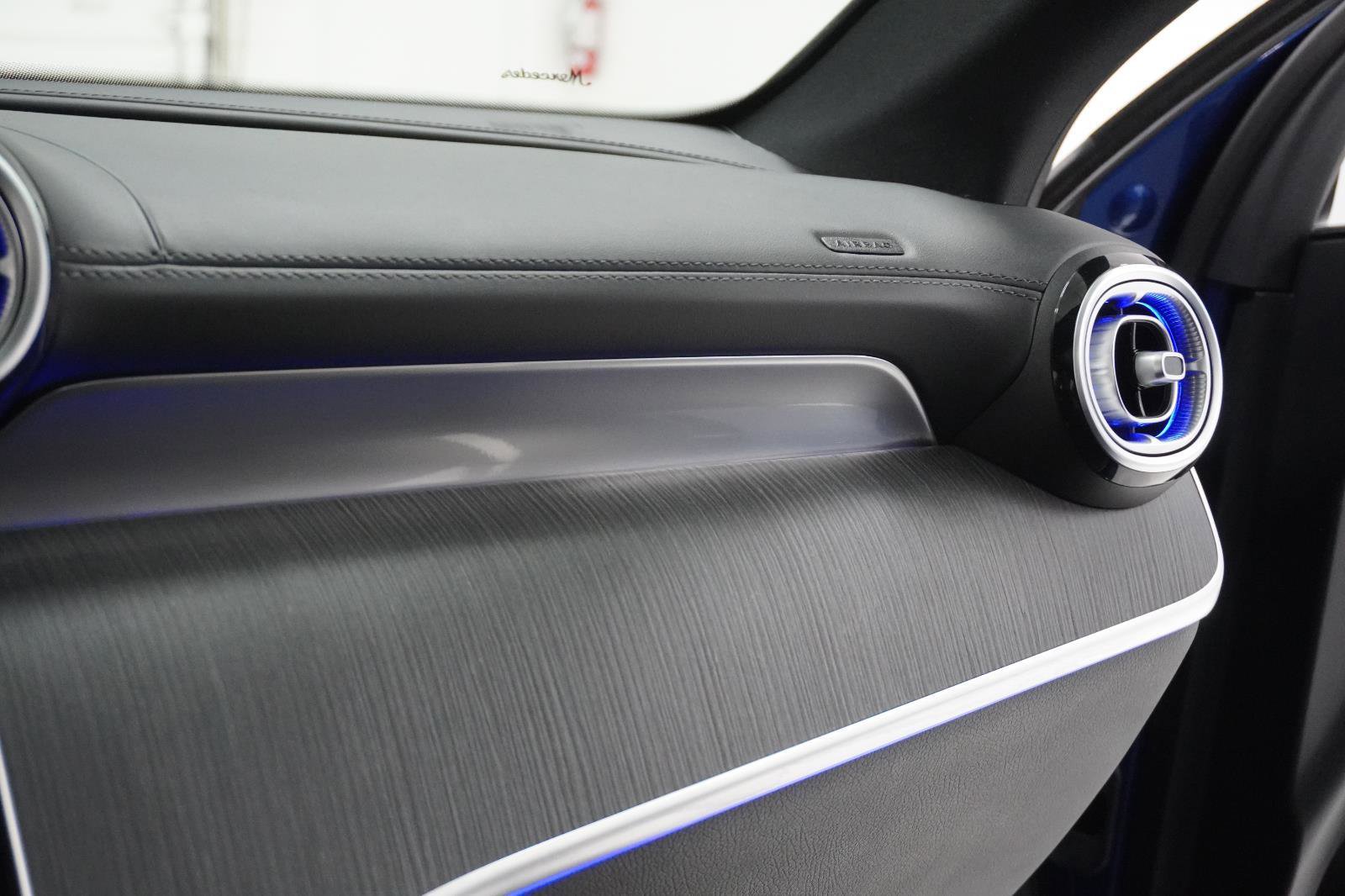 Used 2023 Mercedes-Benz GLC 300 4MATIC image 34