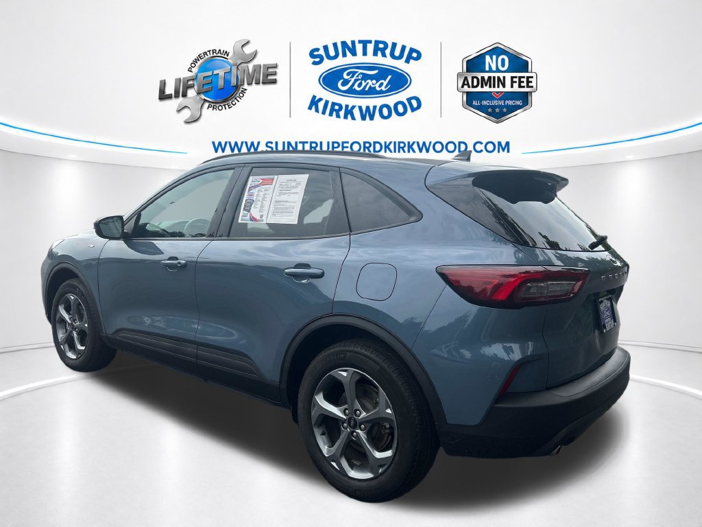 Used 2025 Ford Escape ST-Line Select AWD/4WD image 3