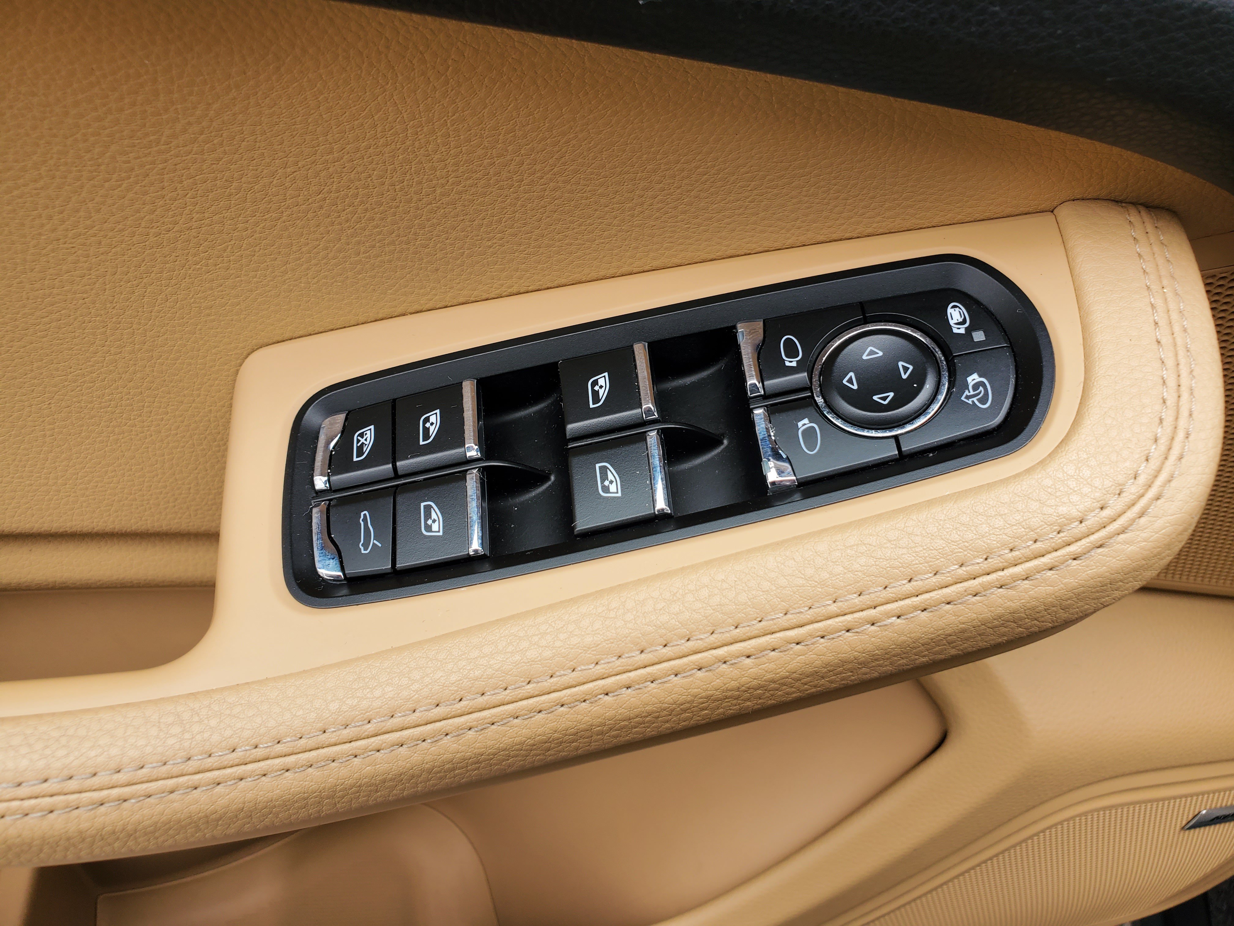 Used 2018 Porsche Macan S AWD/4WD image 27