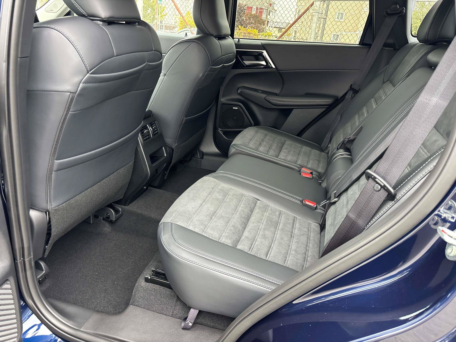 New 2026 Mitsubishi Outlander SE AWD/4WD image 6