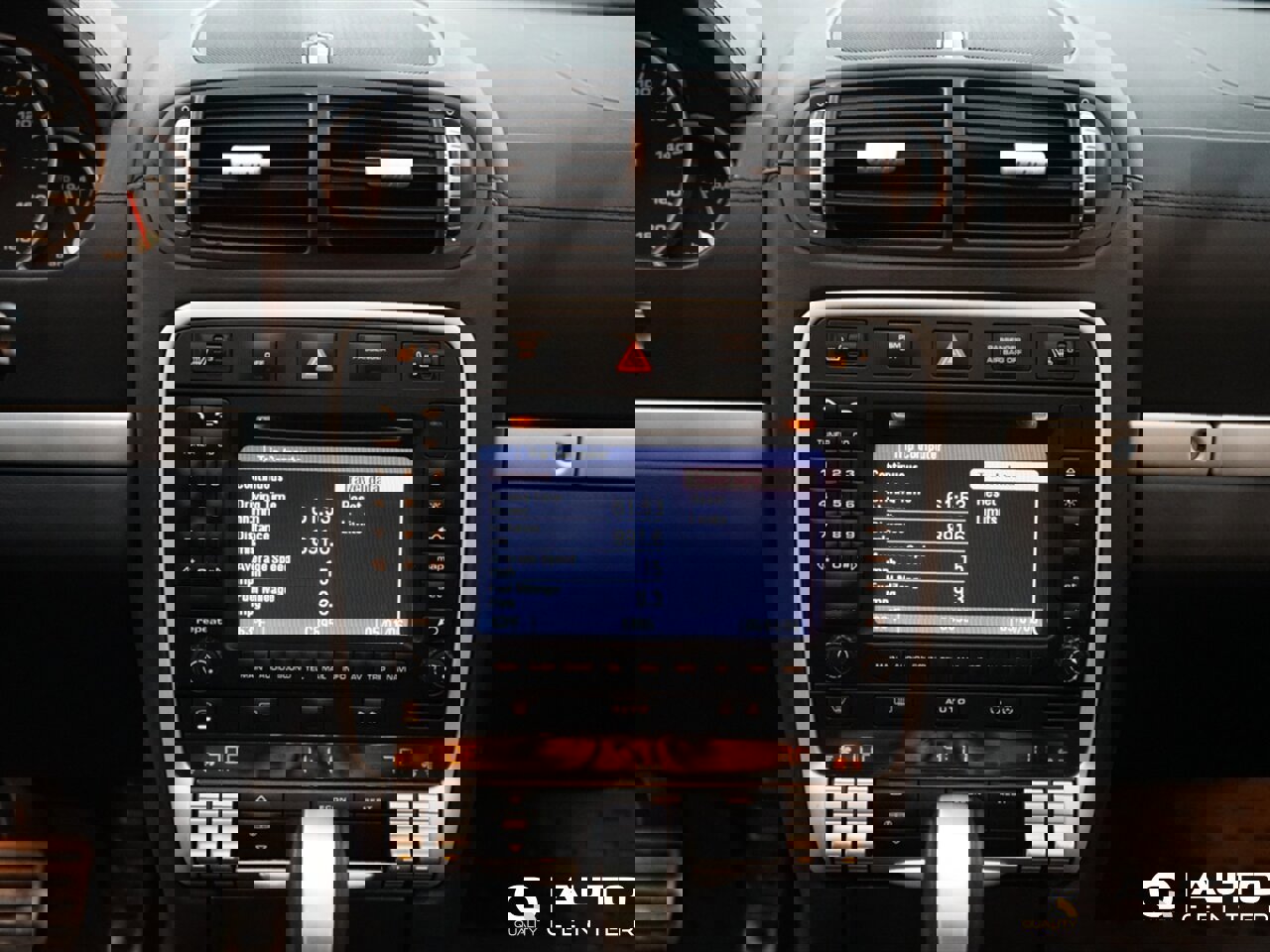 Used 2008 Porsche Cayenne Turbo image 19