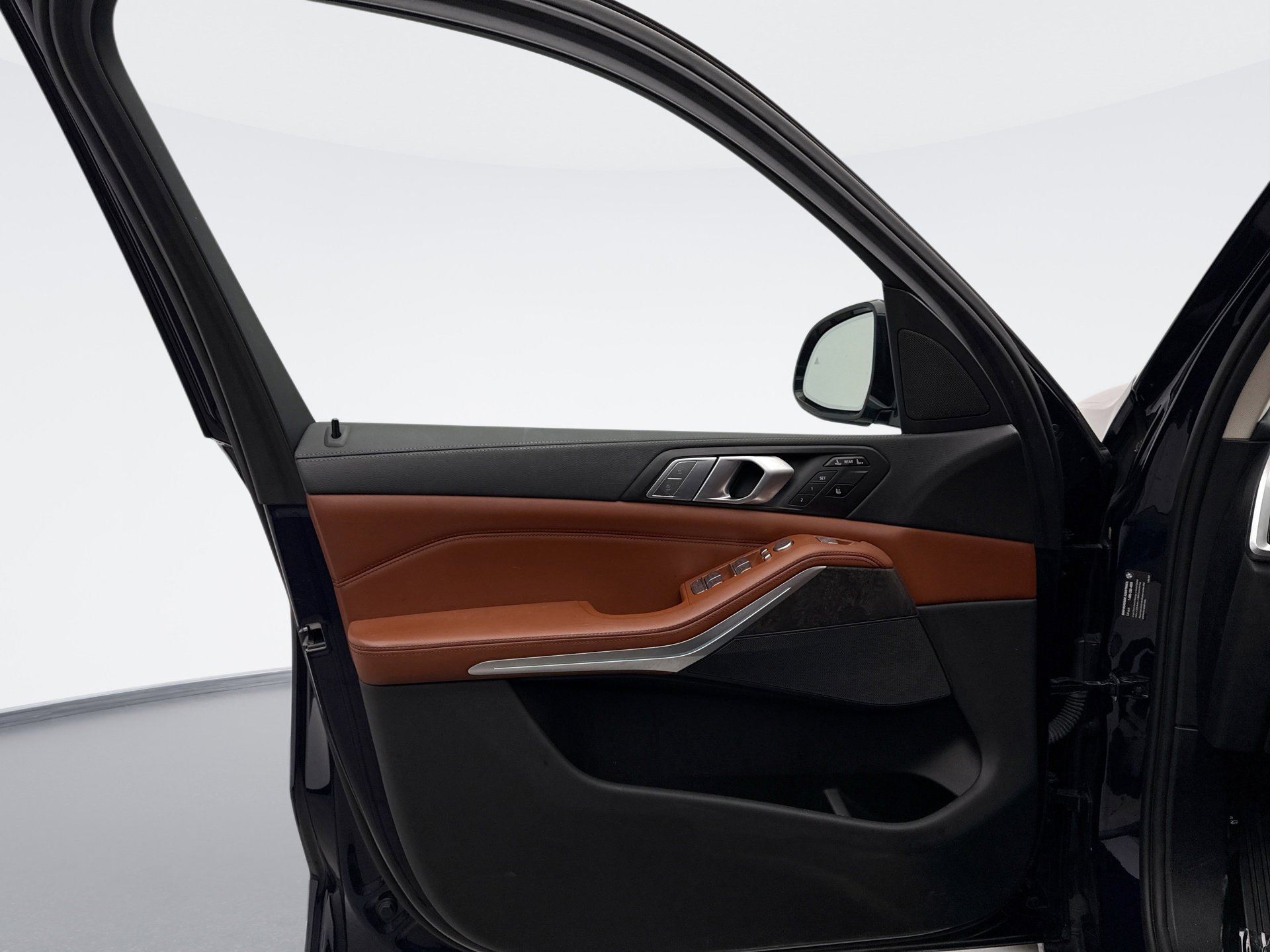 Used 2021 BMW X7 xDrive40i w/ Parking Assistance Package image 9