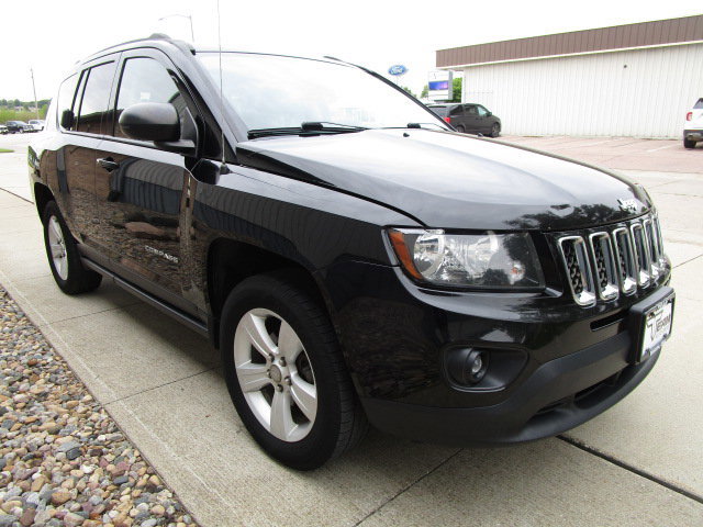 Used 2015 Jeep Compass Sport w/ Power Value Group AWD/4WD image 3