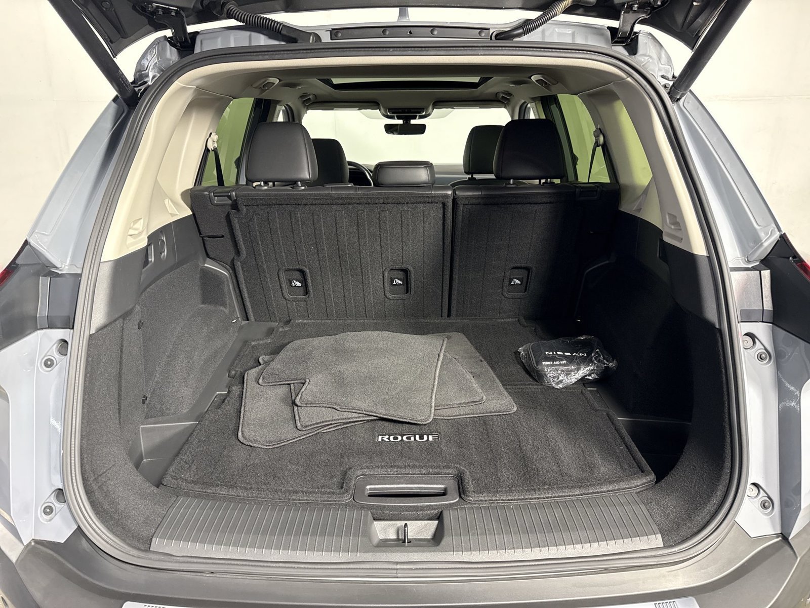 Certified 2023 Nissan Rogue Platinum AWD/4WD image 36