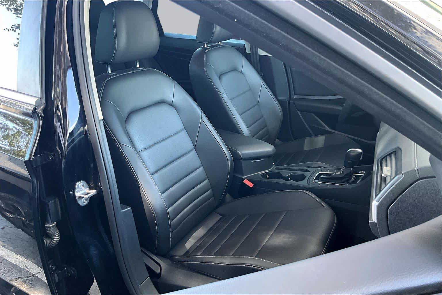 Used 2021 Volkswagen Jetta SE FWD image 8