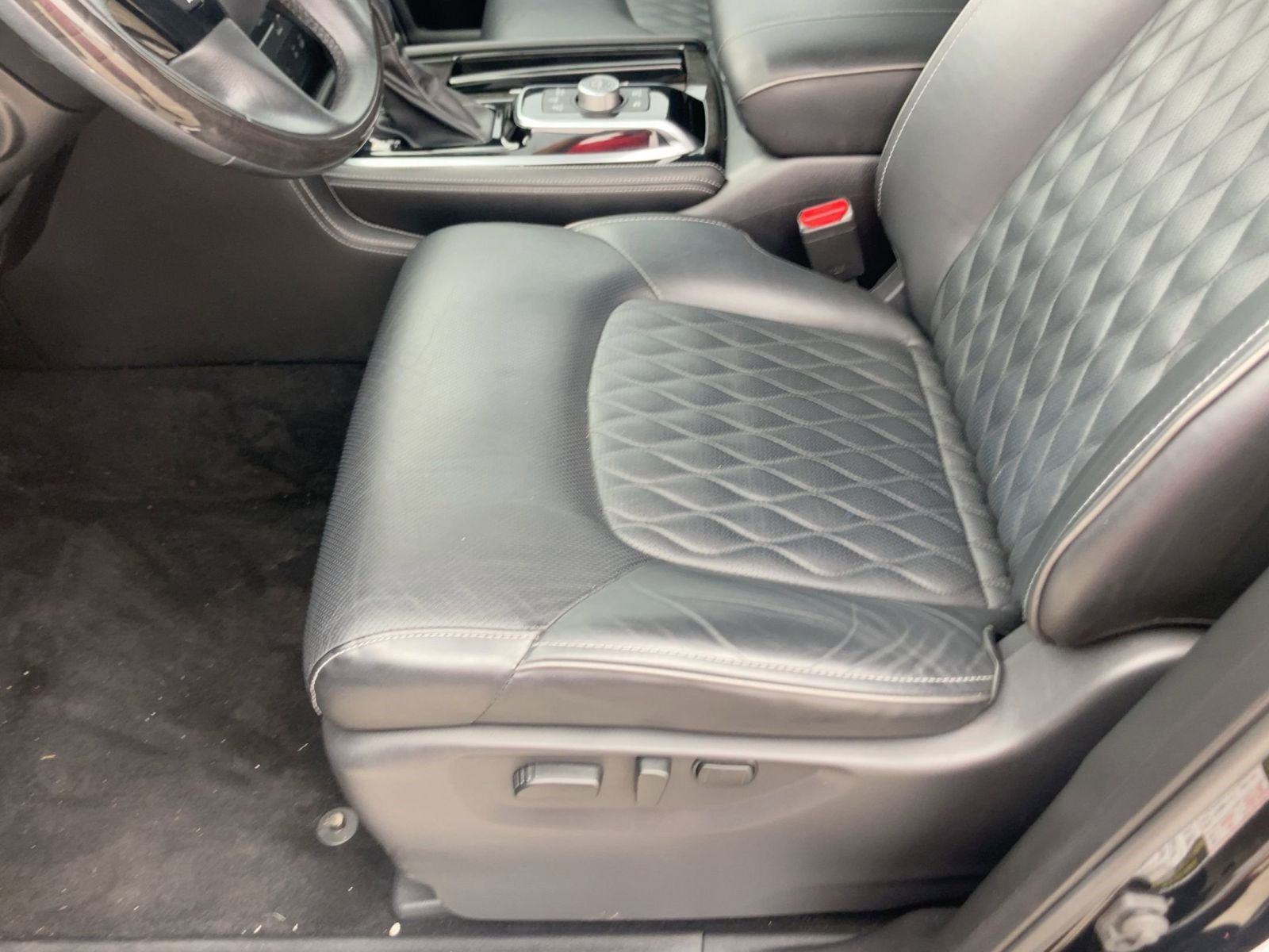 Used 2023 INFINITI QX80 Sensory w/ All-Season Package image 12