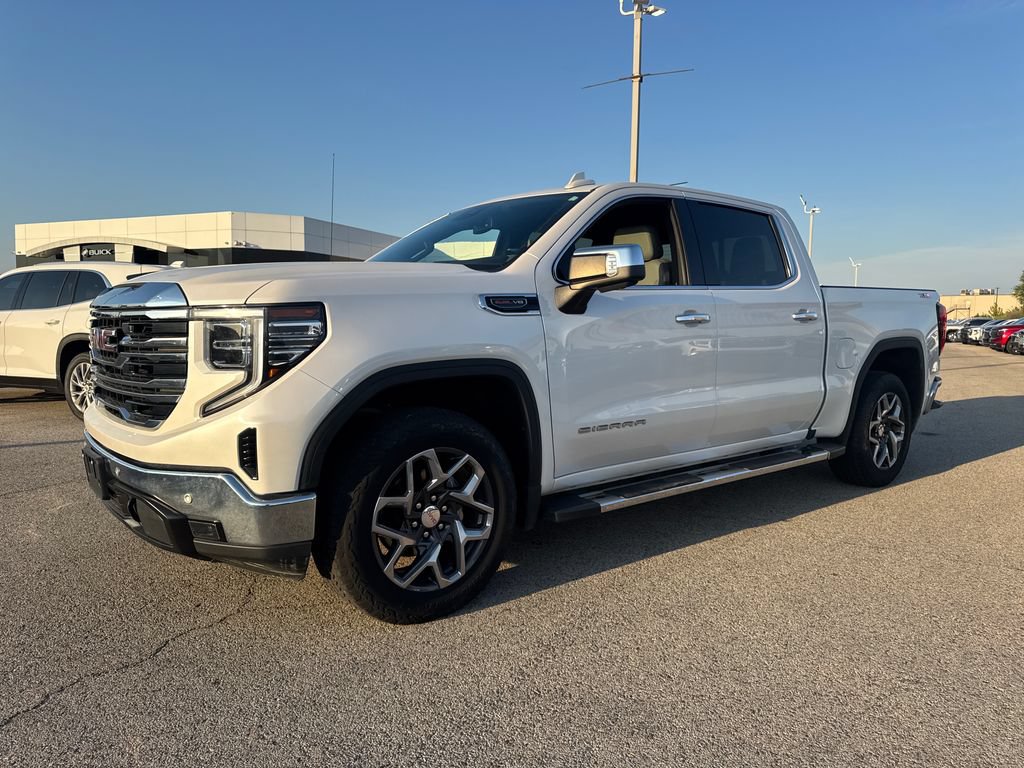 Used 2023 GMC Sierra 1500 SLT w/ SLT Premium Plus Package AWD/4WD image 2