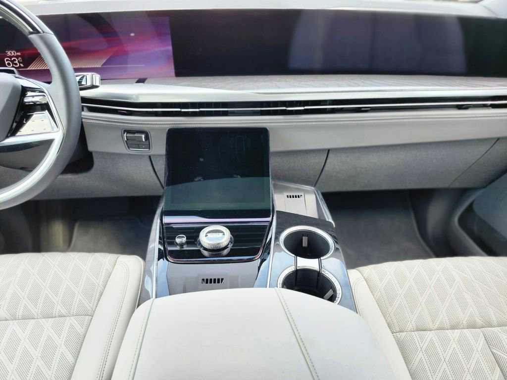Used 2025 Cadillac Escalade IQ Luxury 1 w/ LPO, Radiant Package image 12
