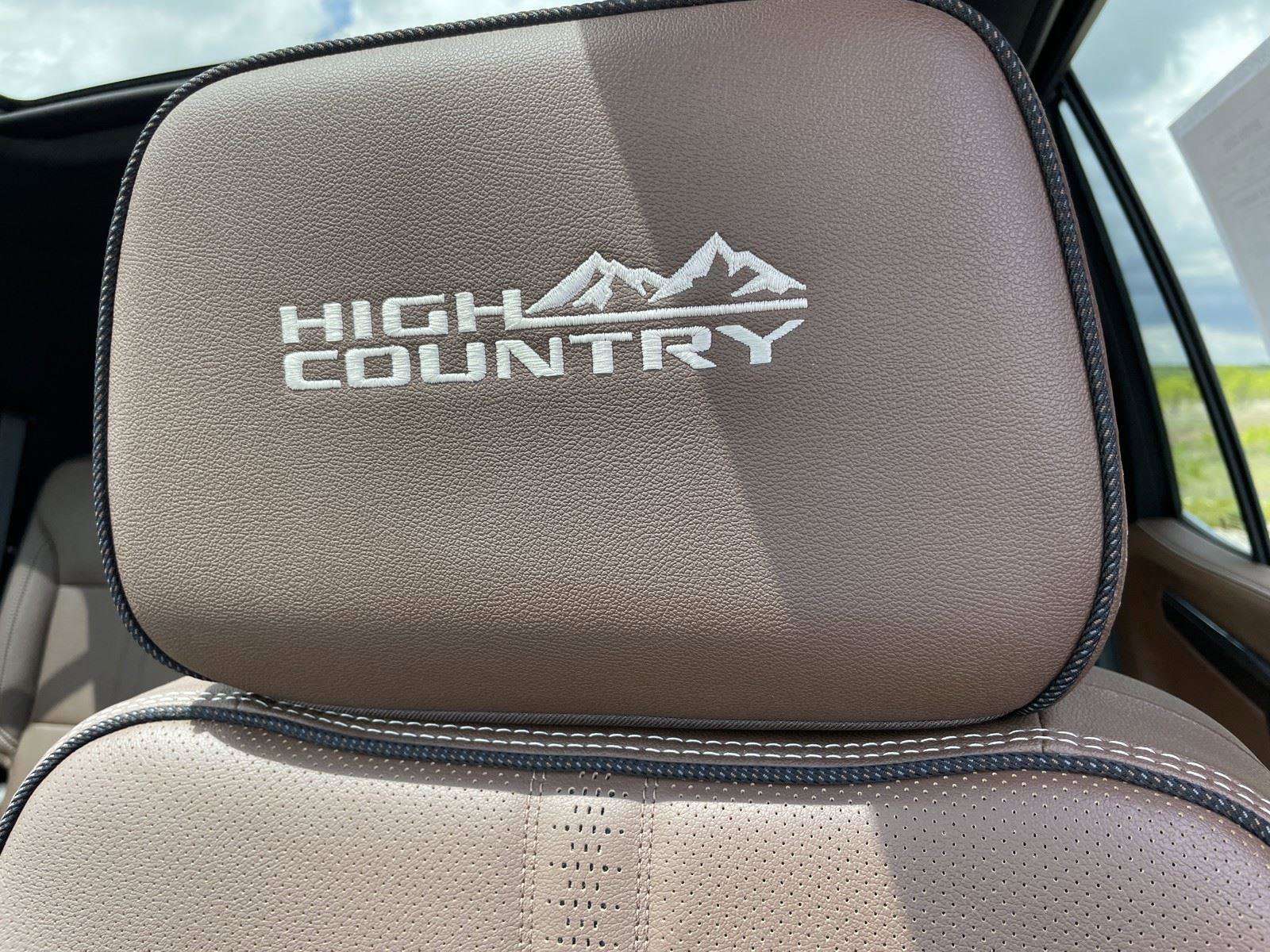 Used 2025 Chevrolet Tahoe High Country image 13