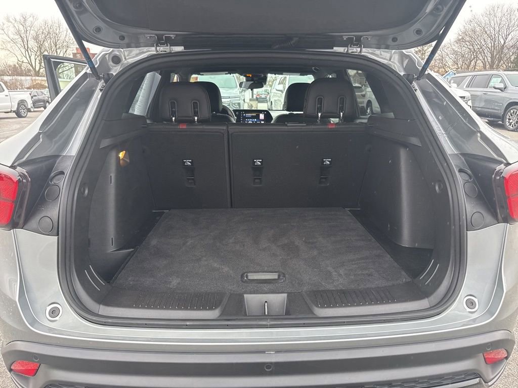 Used 2025 Chevrolet Trax RS w/ Driver Confidence Package image 17