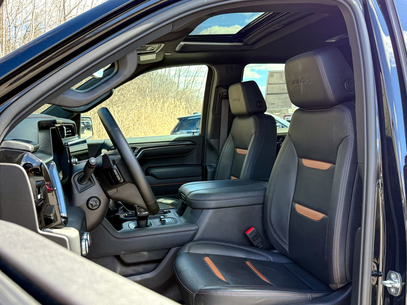 Used 2024 GMC Sierra 1500 AT4 w/ Technology Package image 17