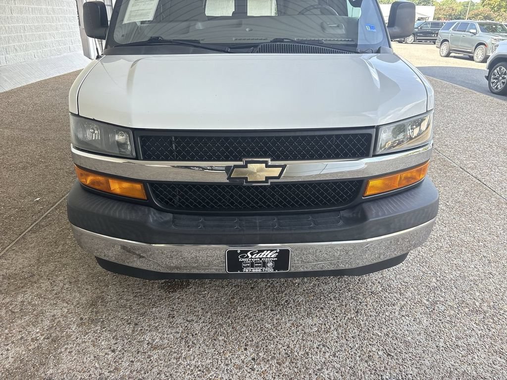 Used 2020 Chevrolet Express 3500 LT w/ LT Preferred Equipment Group RWD image 28