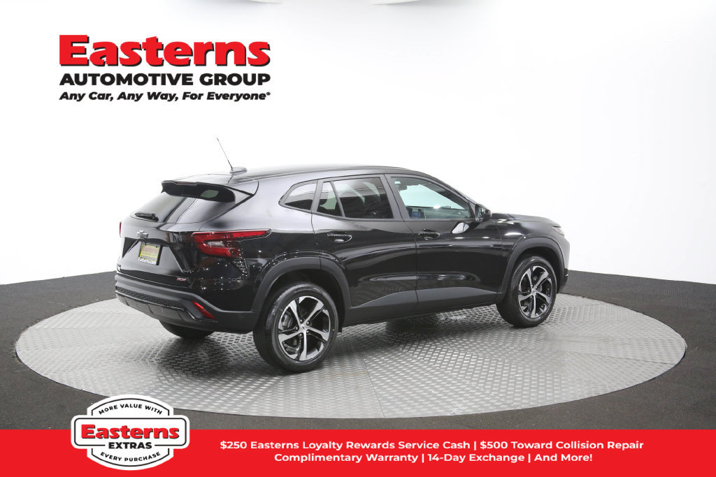Used 2024 Chevrolet Trax RS FWD image 41