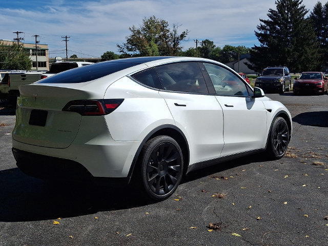 Used 2021 Tesla Model Y Long Range AWD/4WD image 7