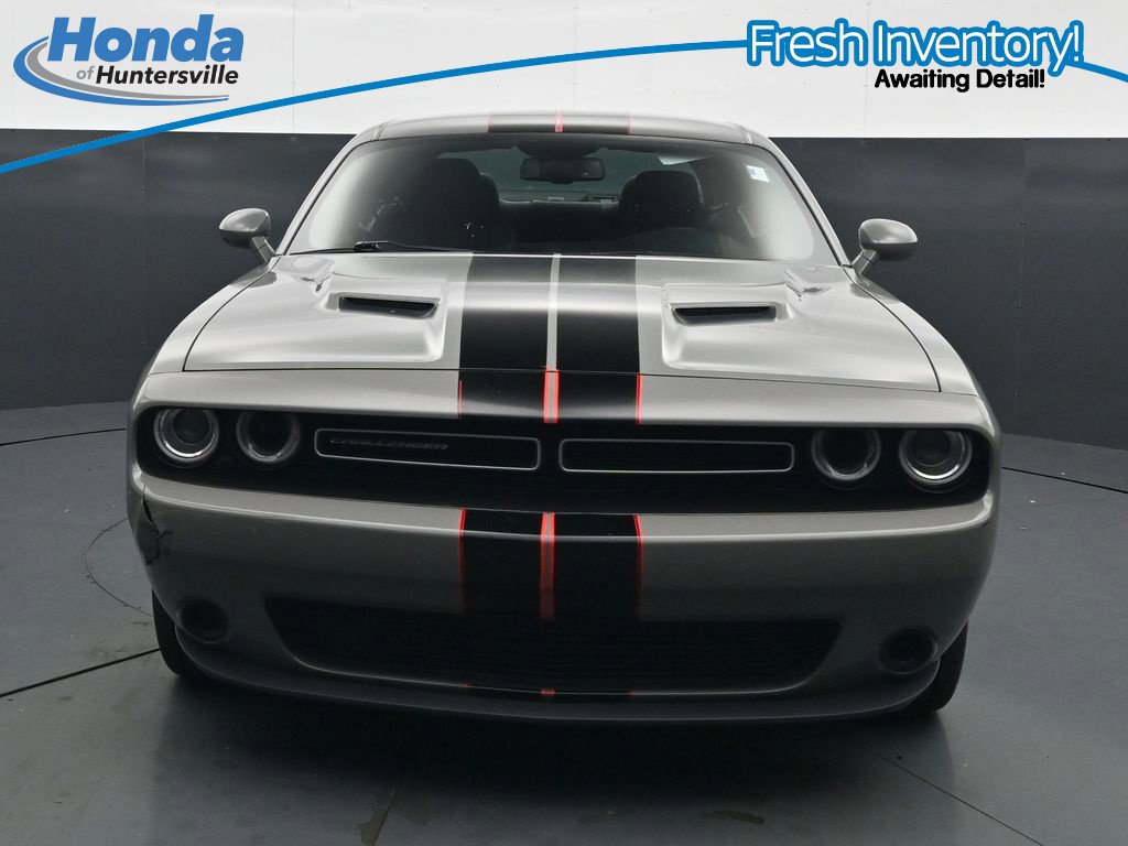 Used 2019 Dodge Challenger SXT RWD image 3