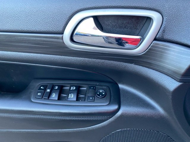 Used 2021 Jeep Grand Cherokee Laredo X AWD/4WD image 19