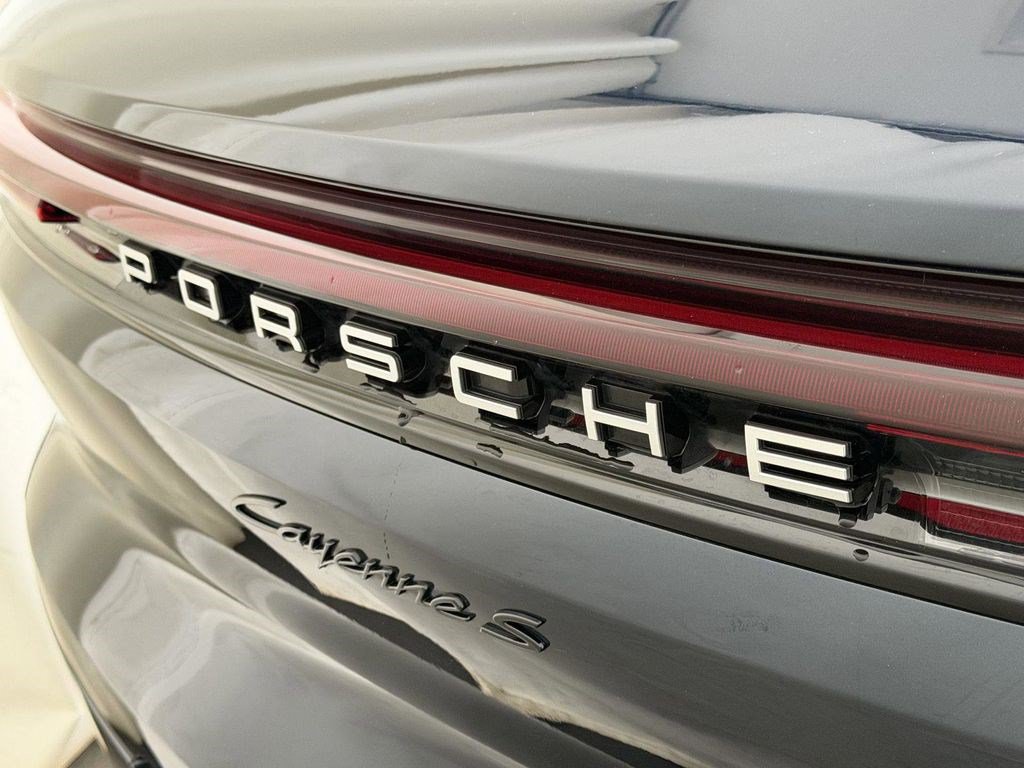 Used 2025 Porsche Cayenne S AWD/4WD image 25