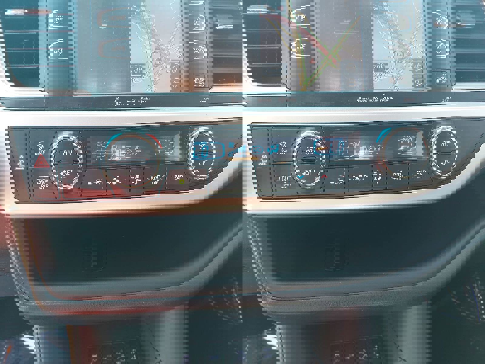 Used 2018 Toyota Highlander SE image 22