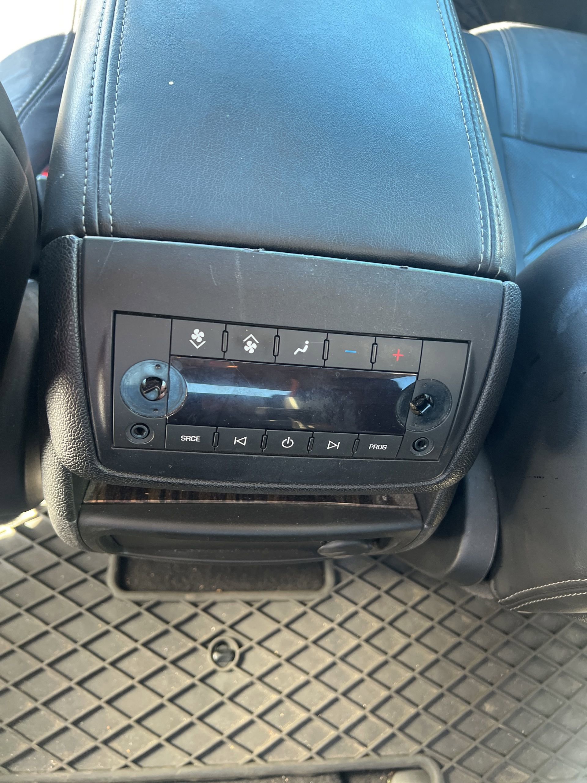 Used 2013 GMC Acadia Denali FWD image 23