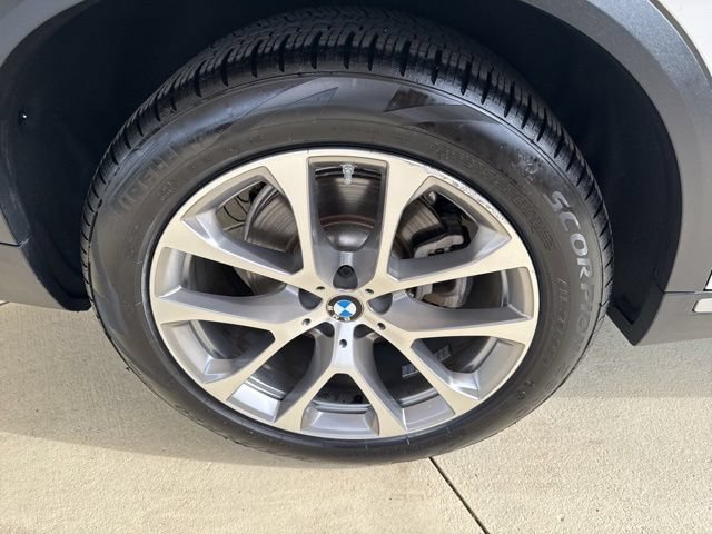 Used 2019 BMW X5 xDrive40i w/ Convenience Package AWD/4WD image 38