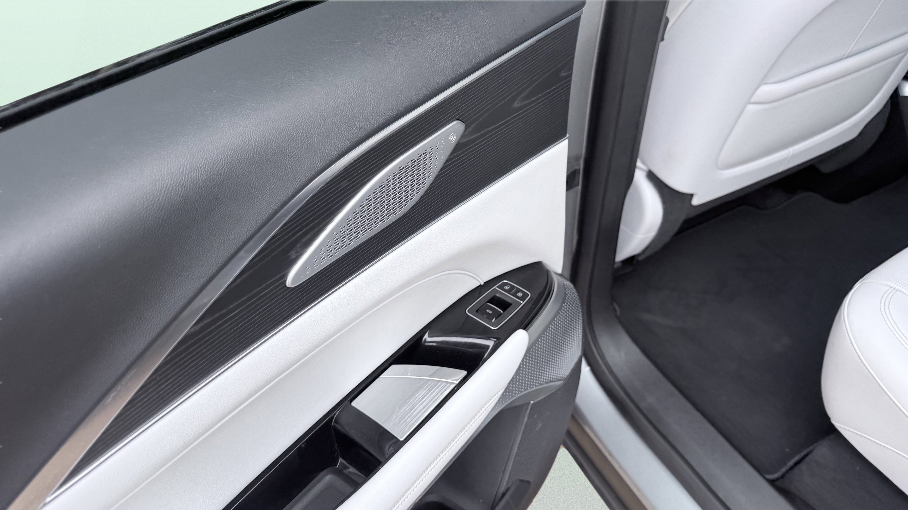 Used 2024 Cadillac Lyriq Luxury image 31