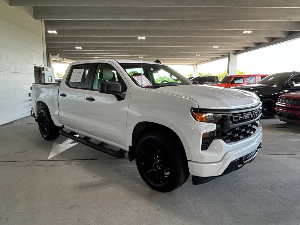 Used 2025 Chevrolet Silverado 1500 Custom w/ Turbomax Blackout Package AWD/4WD image 7