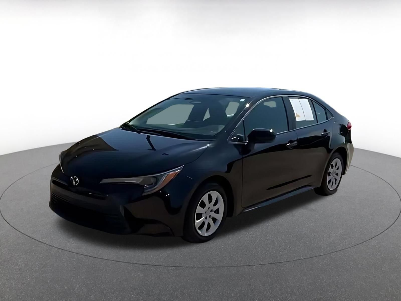 Used 2025 Toyota Corolla LE FWD image 6