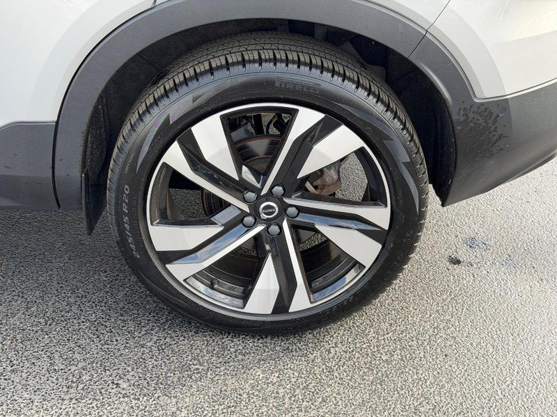Certified 2023 Volvo XC40 B5 Ultimate w/ Protection Package Premier AWD/4WD image 8
