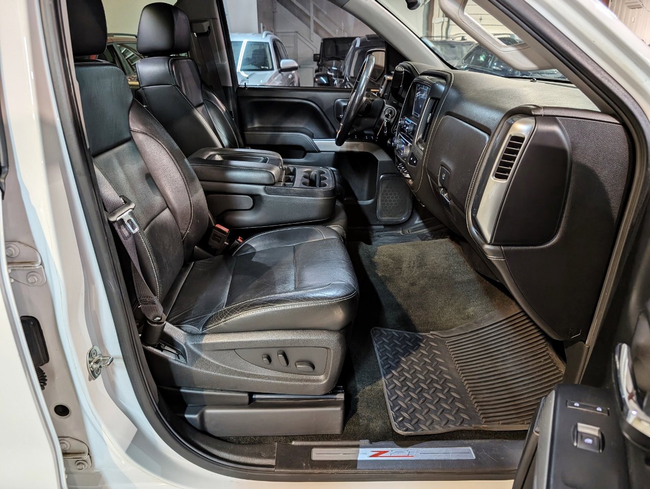 Used 2017 Chevrolet Silverado 1500 LTZ Z71 image 30