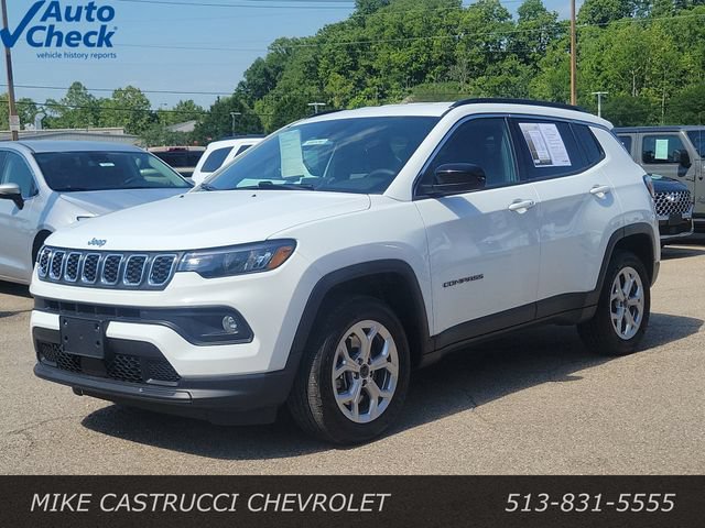 Used 2025 Jeep Compass Latitude AWD/4WD image 1