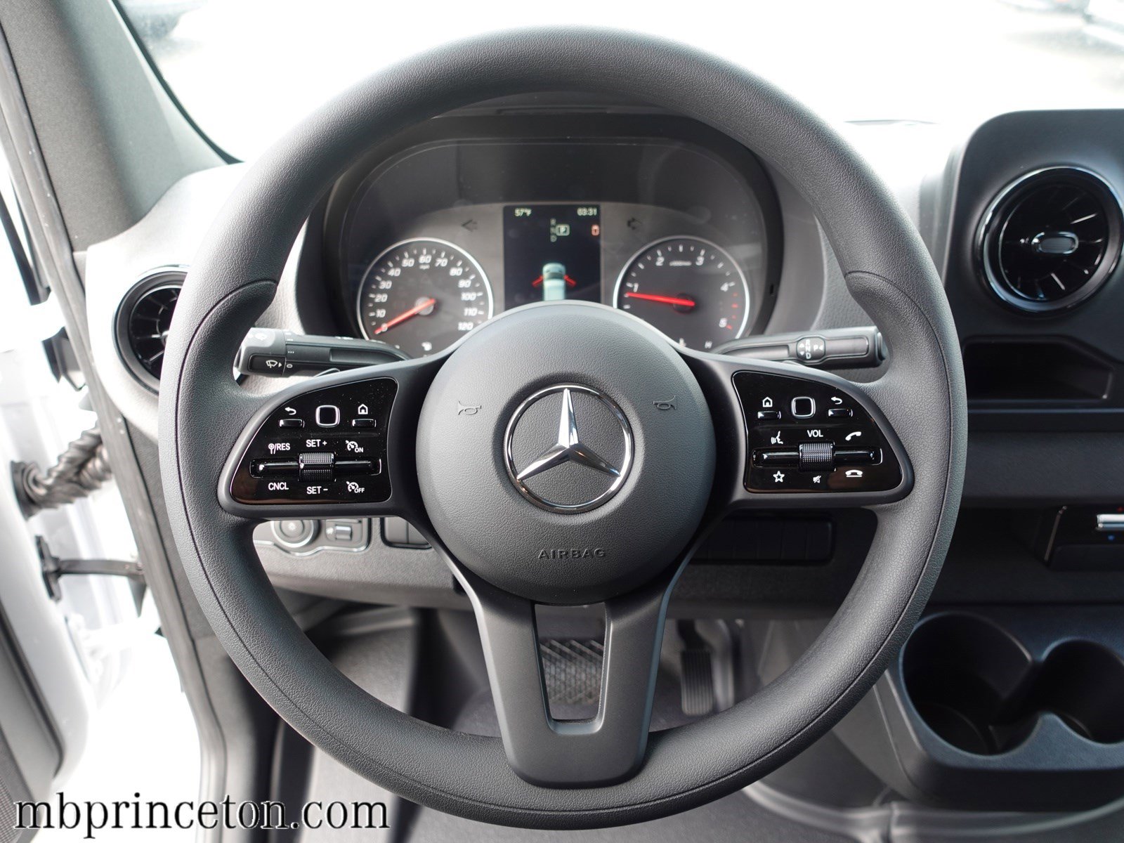 Used 2024 Mercedes-Benz Sprinter 2500 image 8