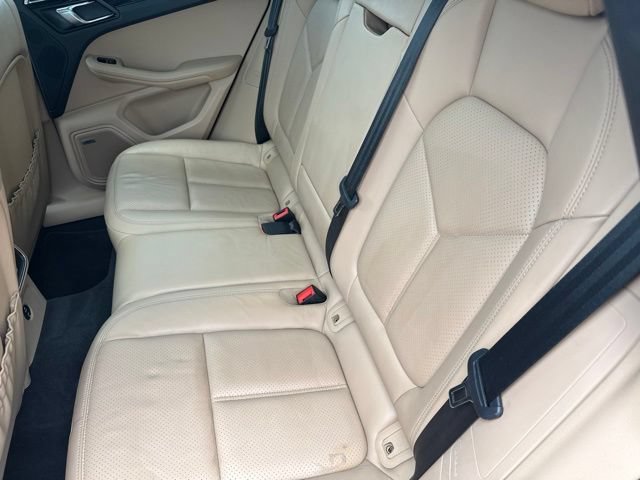 Used 2020 Porsche Macan AWD/4WD image 19
