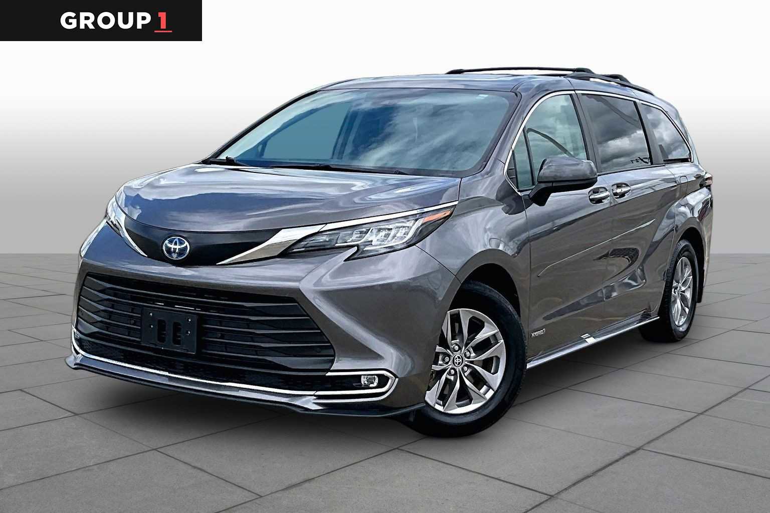 Used 2021 Toyota Sienna XLE FWD image 1