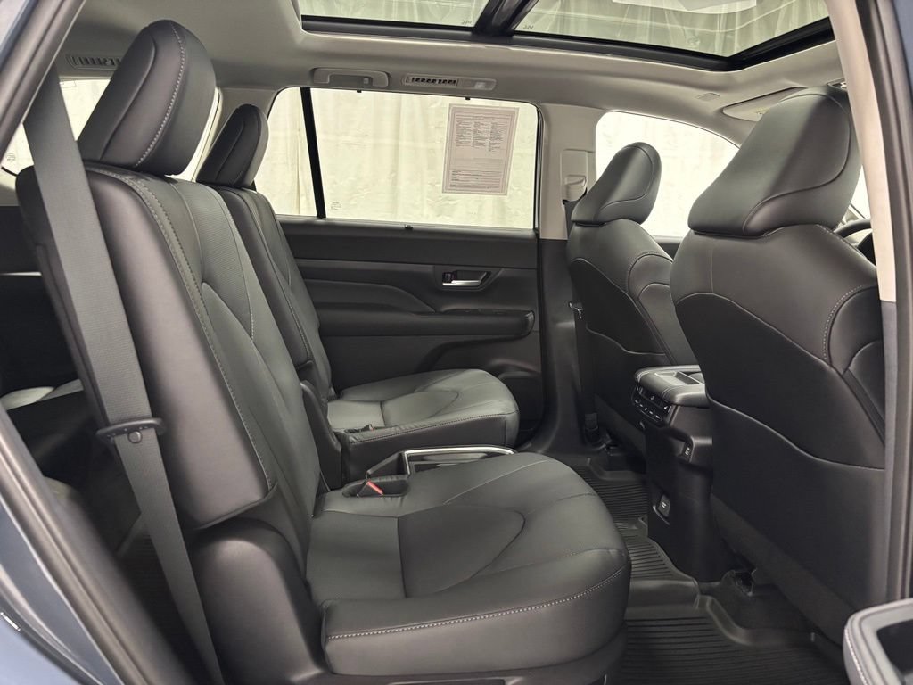 Used 2026 Toyota Grand Highlander AWD image 61