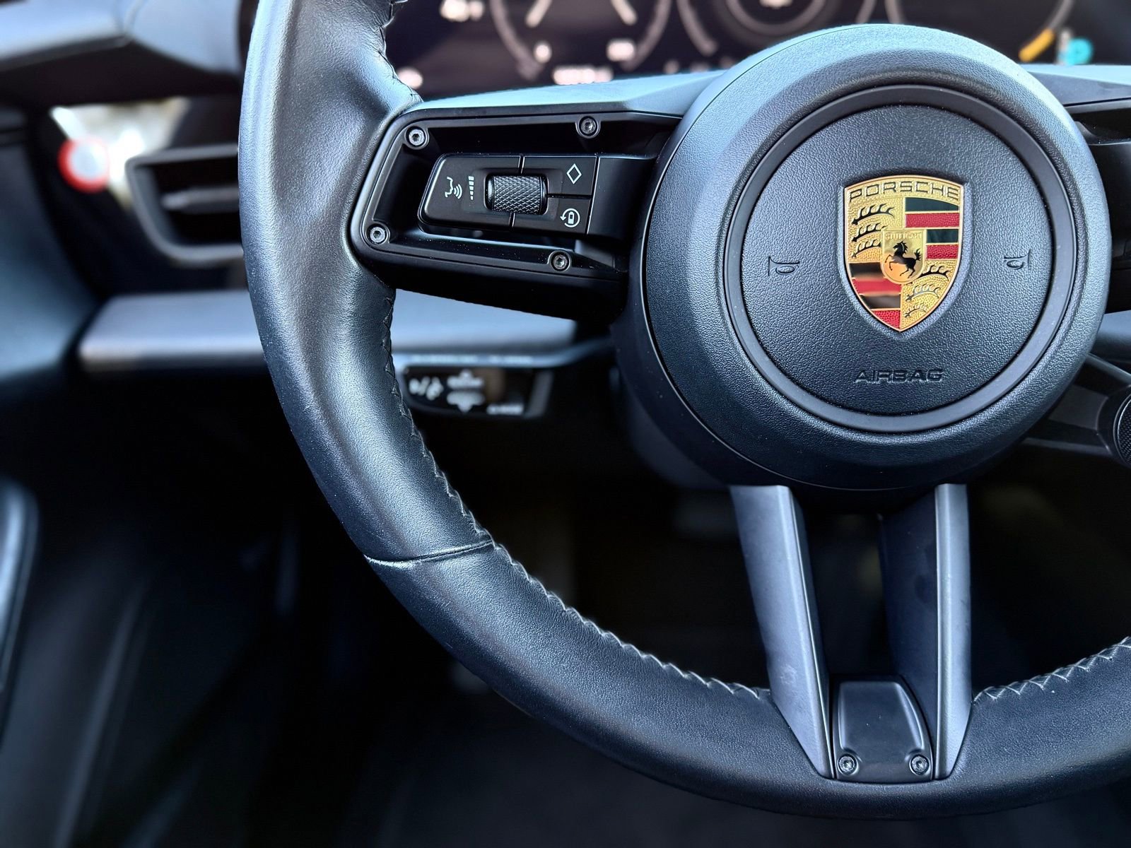 Used 2020 Porsche Taycan 4S image 25