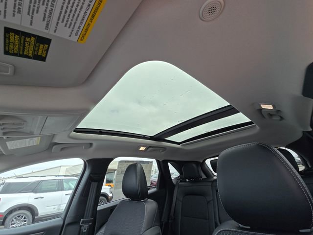 New 2025 Ford Escape SE w/ Class II Trailer Tow Package image 19